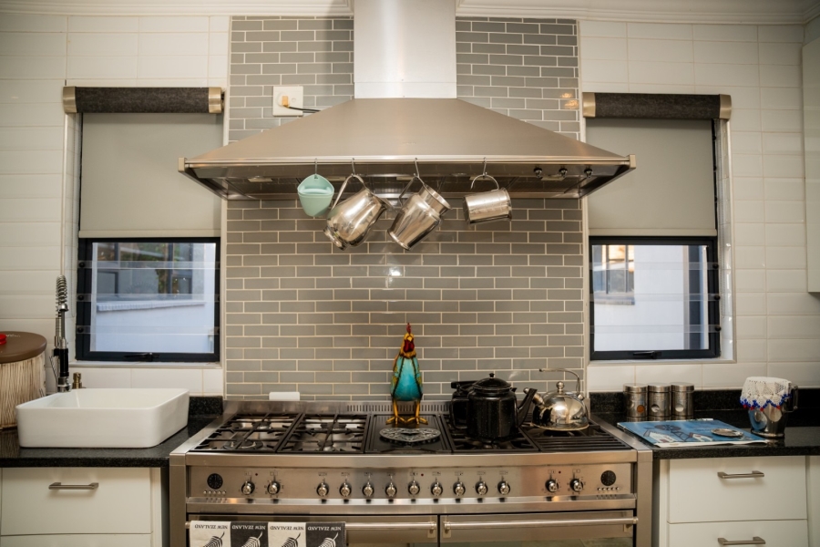 6 Bedroom Property for Sale in Wilkoppies North West